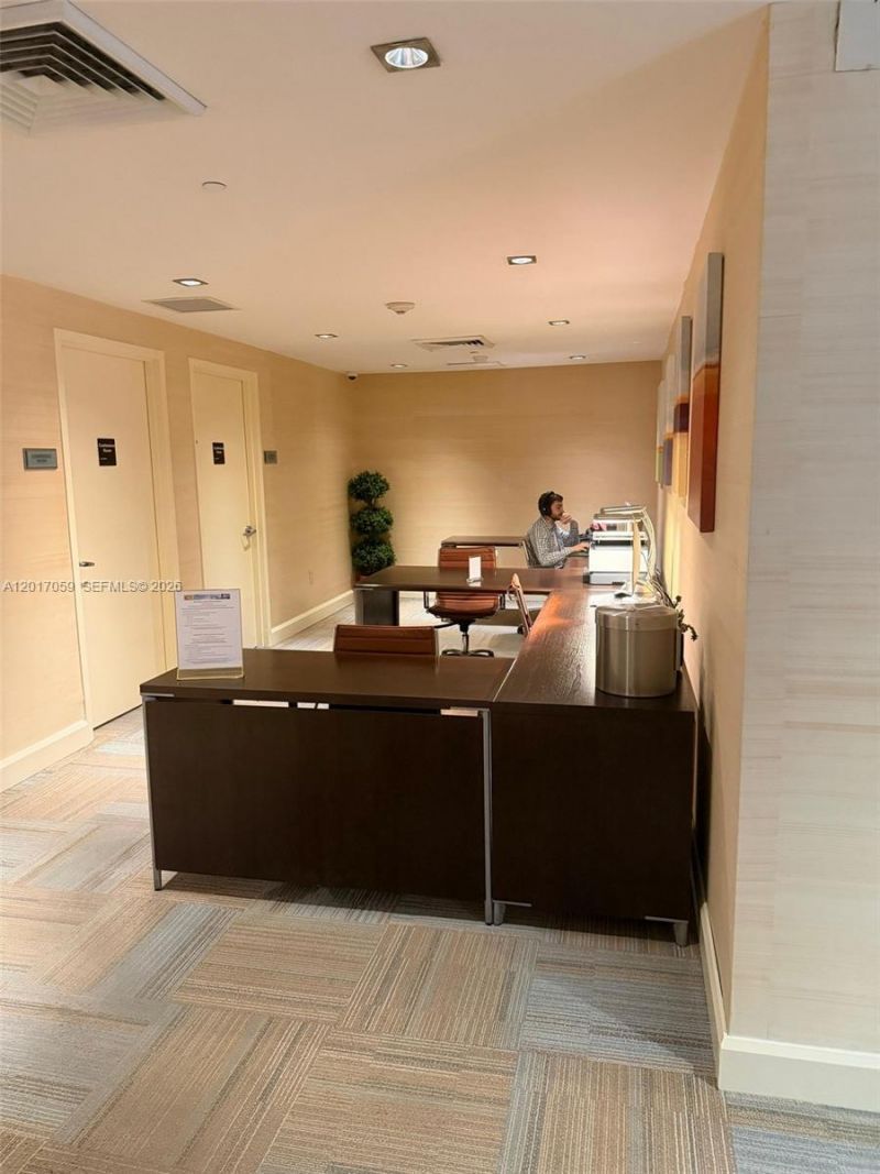 950 Brickell Bay Dr , Unit 4208, Miami, FL 33131 Photo