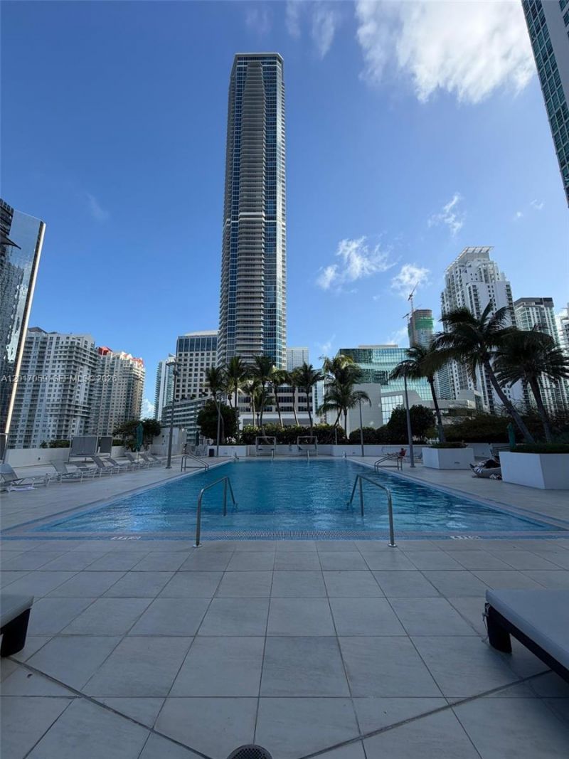 950 Brickell Bay Dr , Unit 4208, Miami, FL 33131 Photo