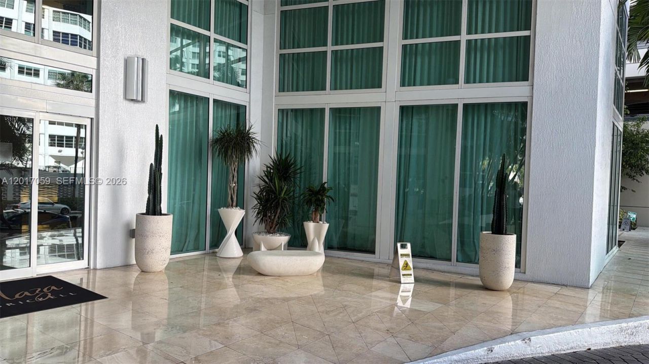 950 Brickell Bay Dr , Unit 4208, Miami, FL 33131 Photo