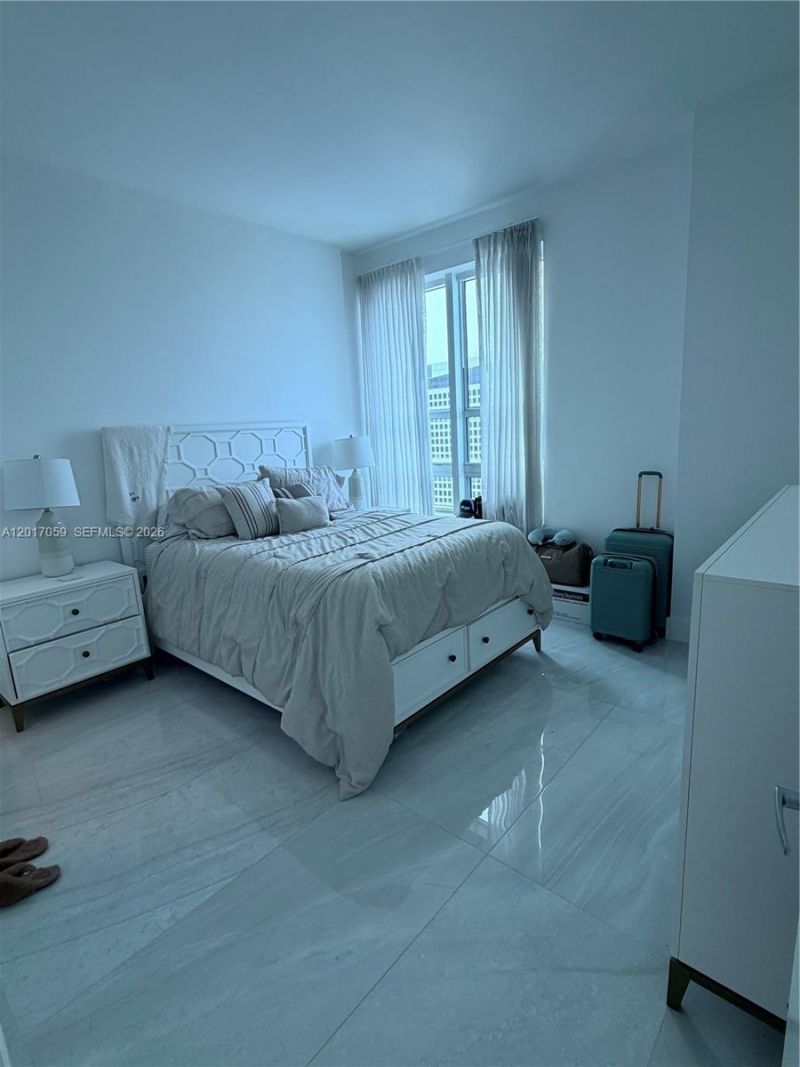 950 Brickell Bay Dr , Unit 4208, Miami, FL 33131 Photo