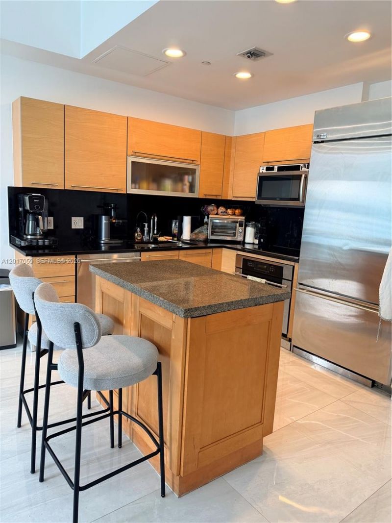 950 Brickell Bay Dr , Unit 4208, Miami, FL 33131 Photo