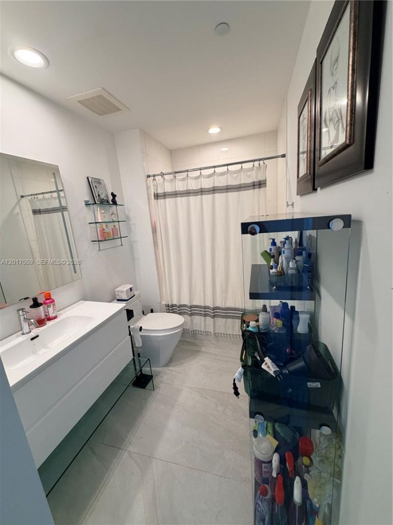 950 Brickell Bay Dr , Unit 4208, Miami, FL 33131 Photo