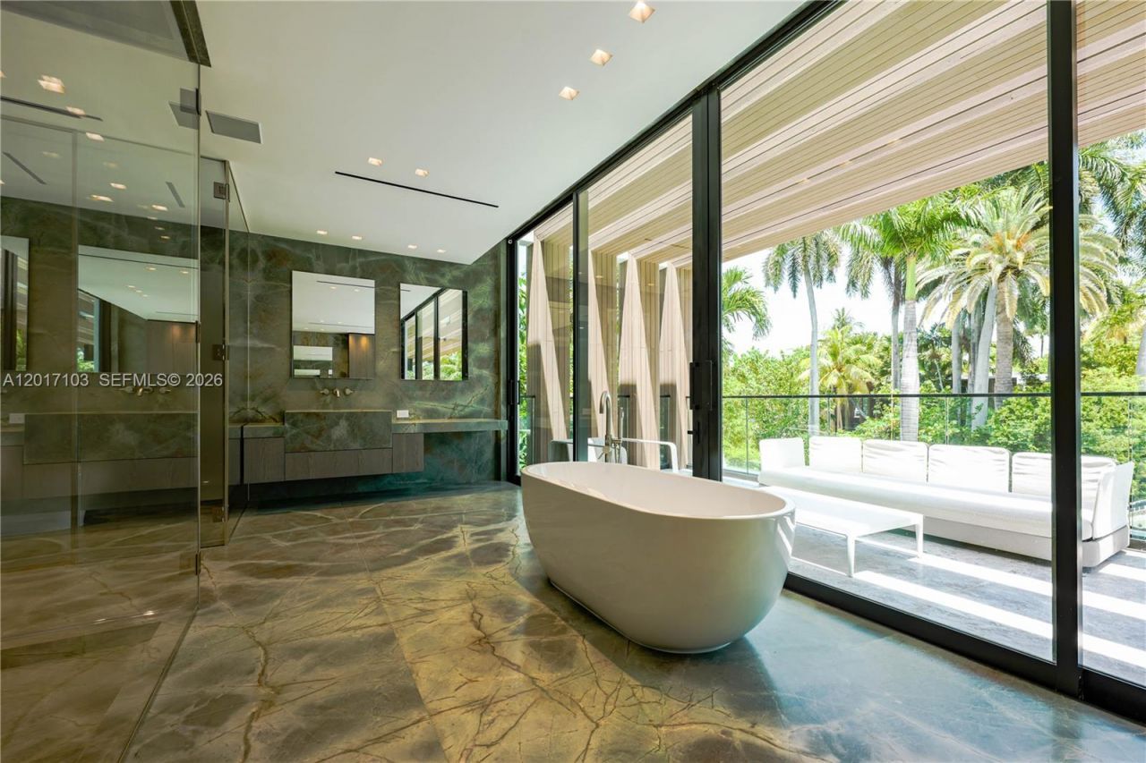 2520 Shelter Ave, Miami Beach, FL 33140 Photo