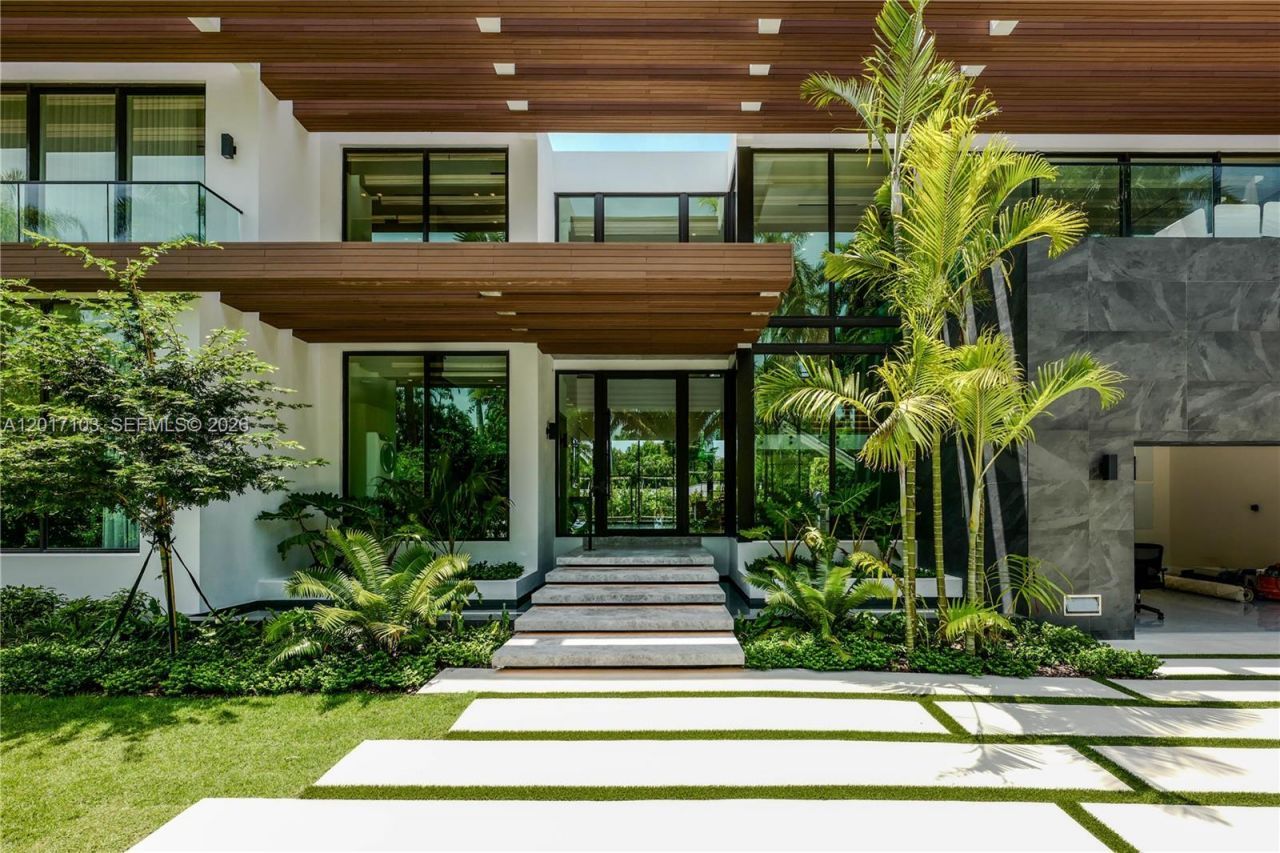 2520 Shelter Ave, Miami Beach, FL 33140 Photo