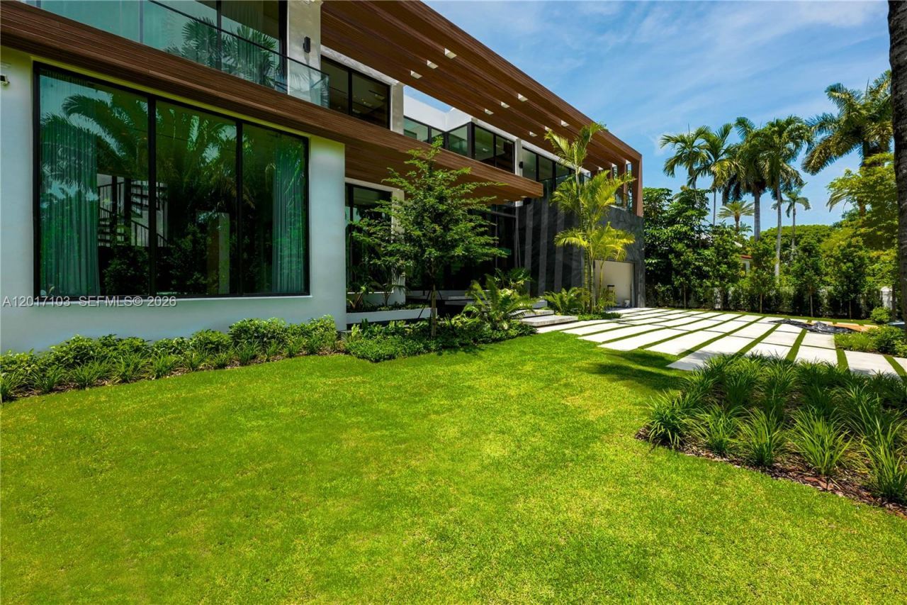 2520 Shelter Ave, Miami Beach, FL 33140 Photo