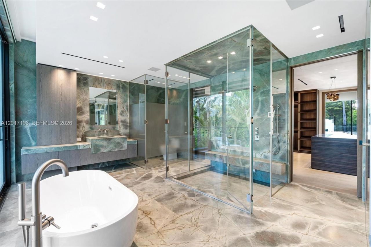 2520 Shelter Ave, Miami Beach, FL 33140 Photo