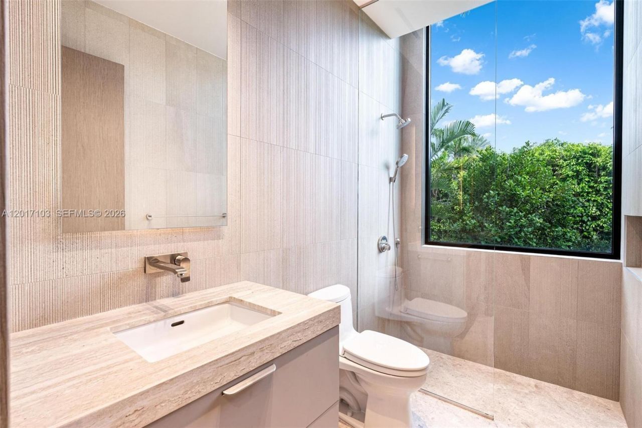 2520 Shelter Ave, Miami Beach, FL 33140 Photo