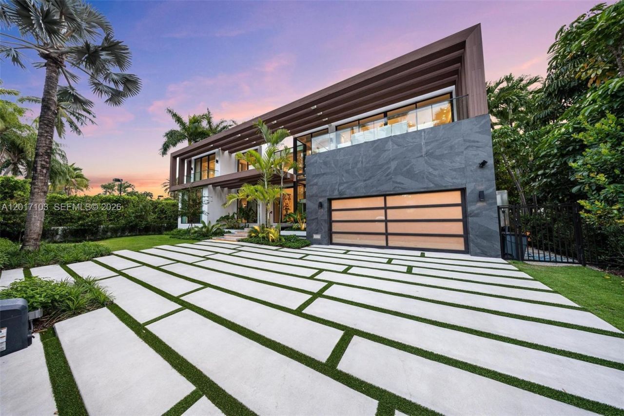 2520 Shelter Ave, Miami Beach, FL 33140 Photo