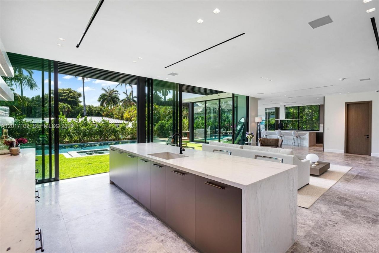 2520 Shelter Ave, Miami Beach, FL 33140 Photo