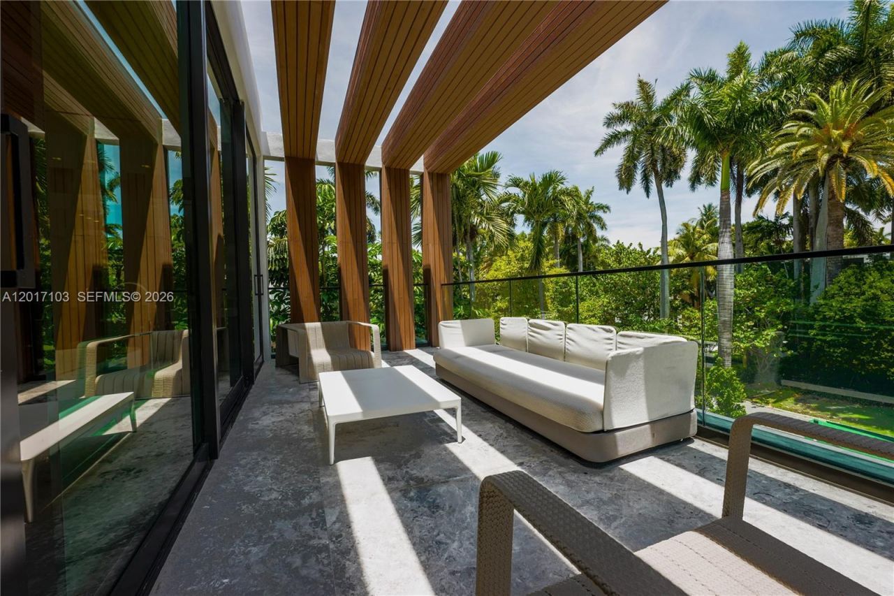 2520 Shelter Ave, Miami Beach, FL 33140 Photo