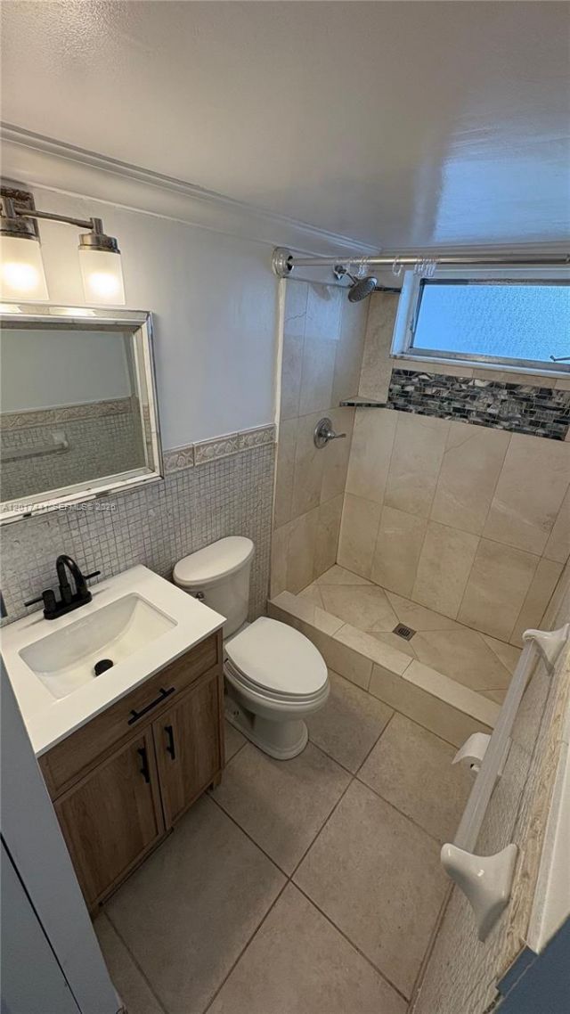 1407 NE 56th St, Unit 316, Fort Lauderdale, FL 33334 Photo