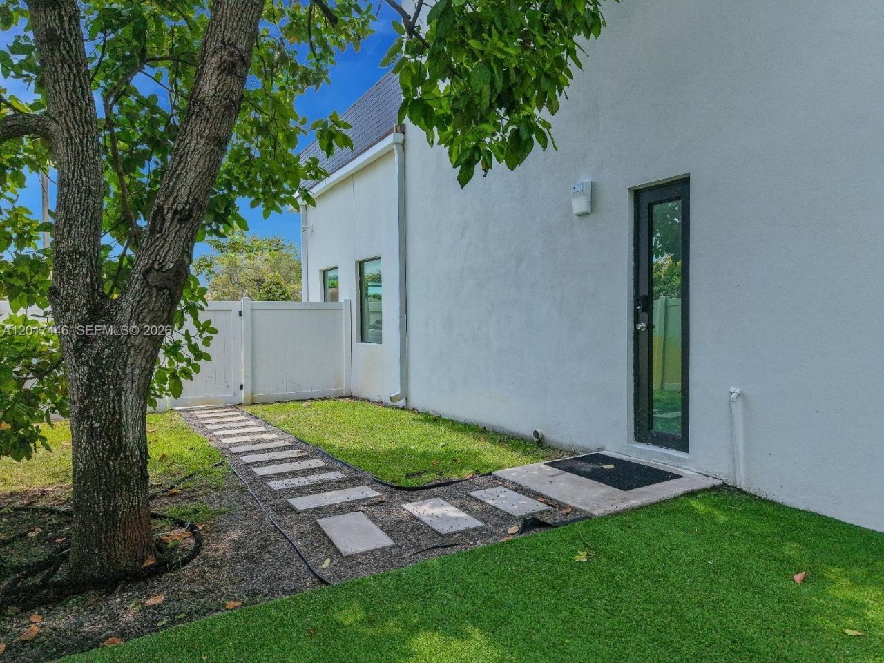 1025 NE 170th Ter, Miami, FL 33162 Photo