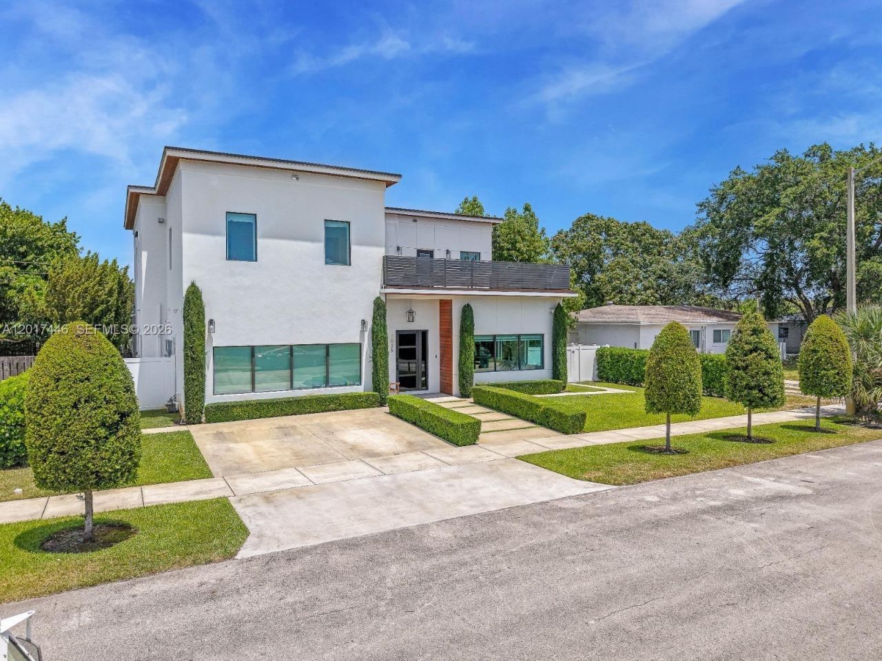 1025 NE 170th Ter, Miami, FL 33162 Photo