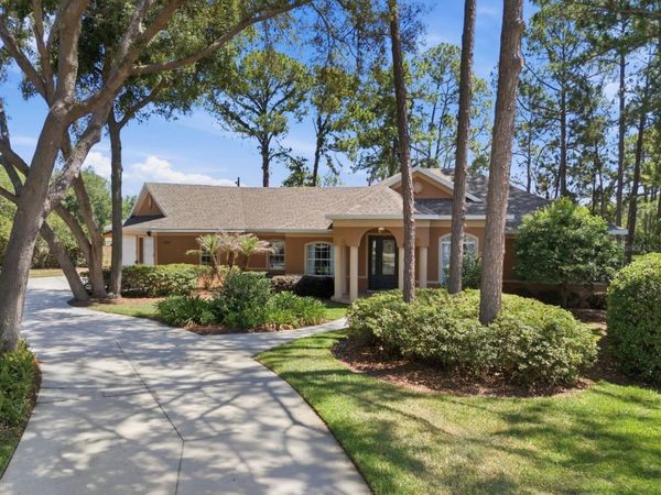 1064 CEASARS COURT , MOUNT DORA, FL 32757