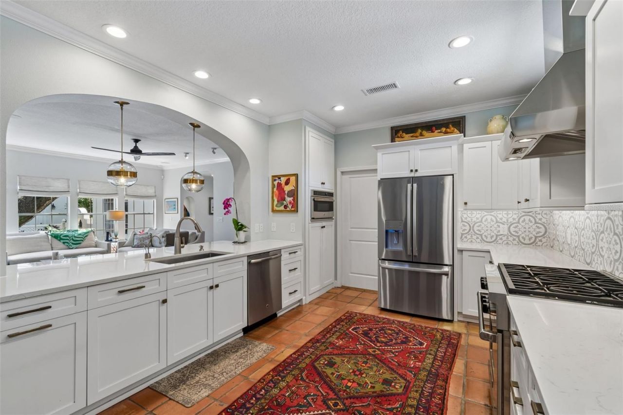 2941 W Bayshore Court, Tampa, FL 33611 Photo