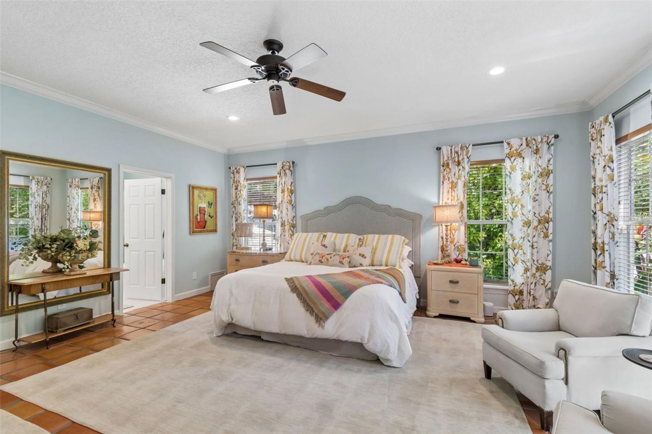 2941 W Bayshore Court, Tampa, FL 33611 Photo