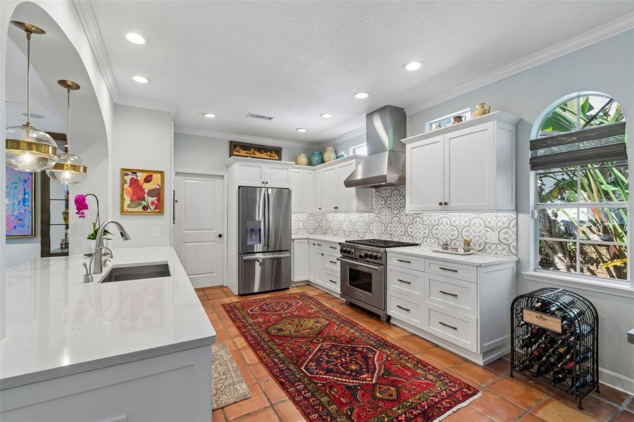 2941 W Bayshore Court, Tampa, FL 33611 Photo