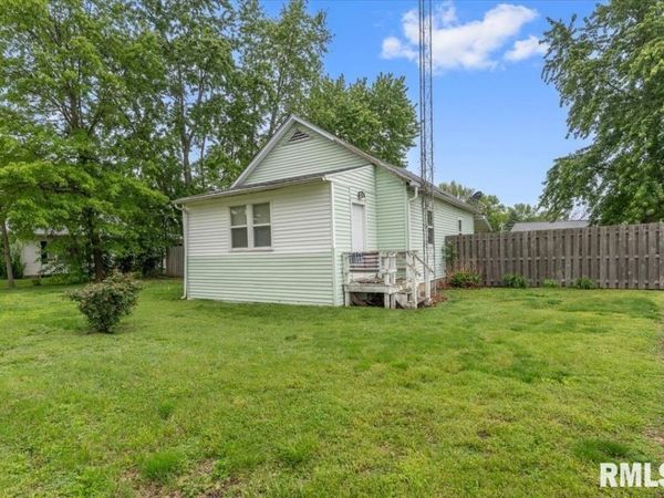 413 ELM Street, Thayer, IL 62689