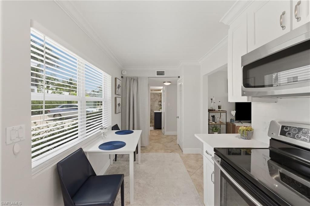 275 8th Ave S, Unit 275, Naples, FL 34102 Photo