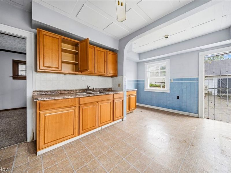 8506 Jeffries Avenue, Cleveland, OH 44105 Photo 7