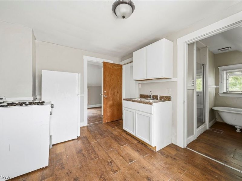 3658 E 55th Street, Cleveland, OH 44105 Photo 17