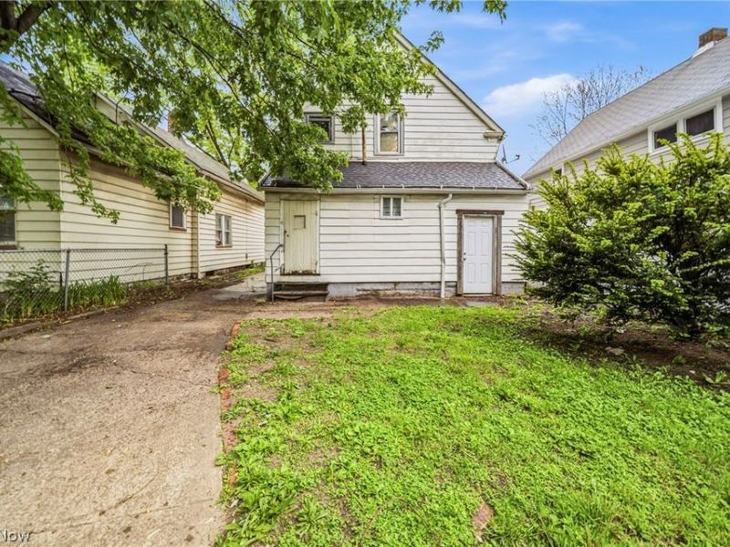 3658 E 55th Street, Cleveland, OH 44105 Photo 3