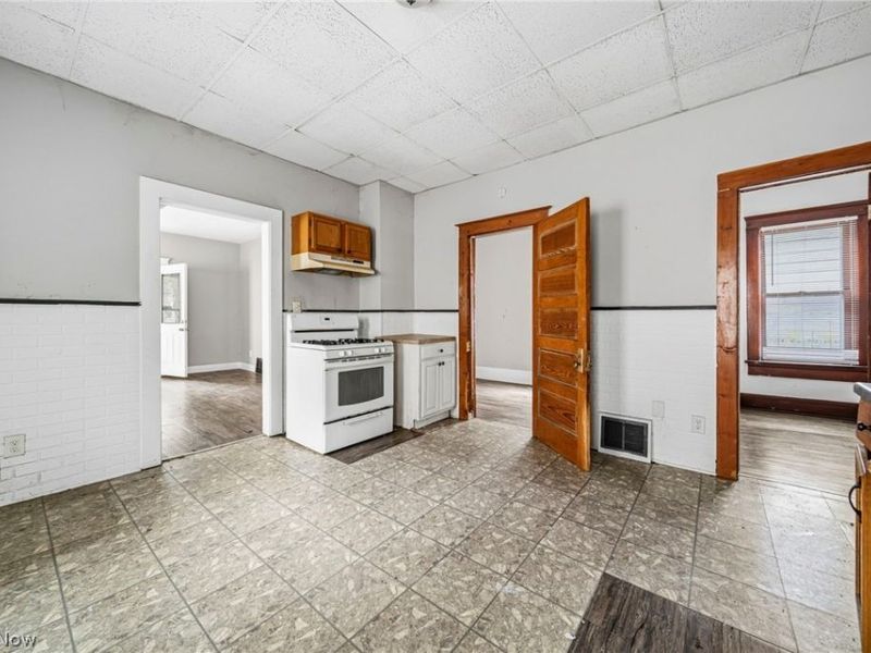 3658 E 55th Street, Cleveland, OH 44105 Photo 9
