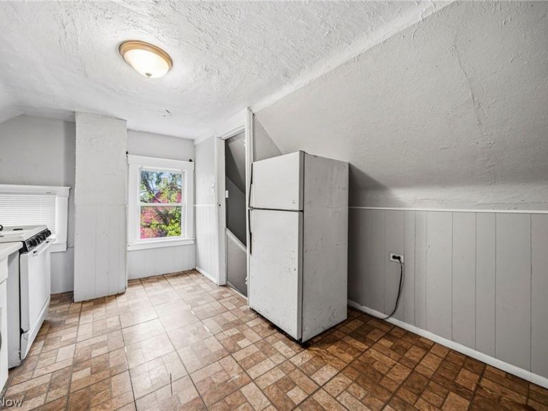 13504 Ashburton Avenue, Cleveland, OH 44110 Photo 32