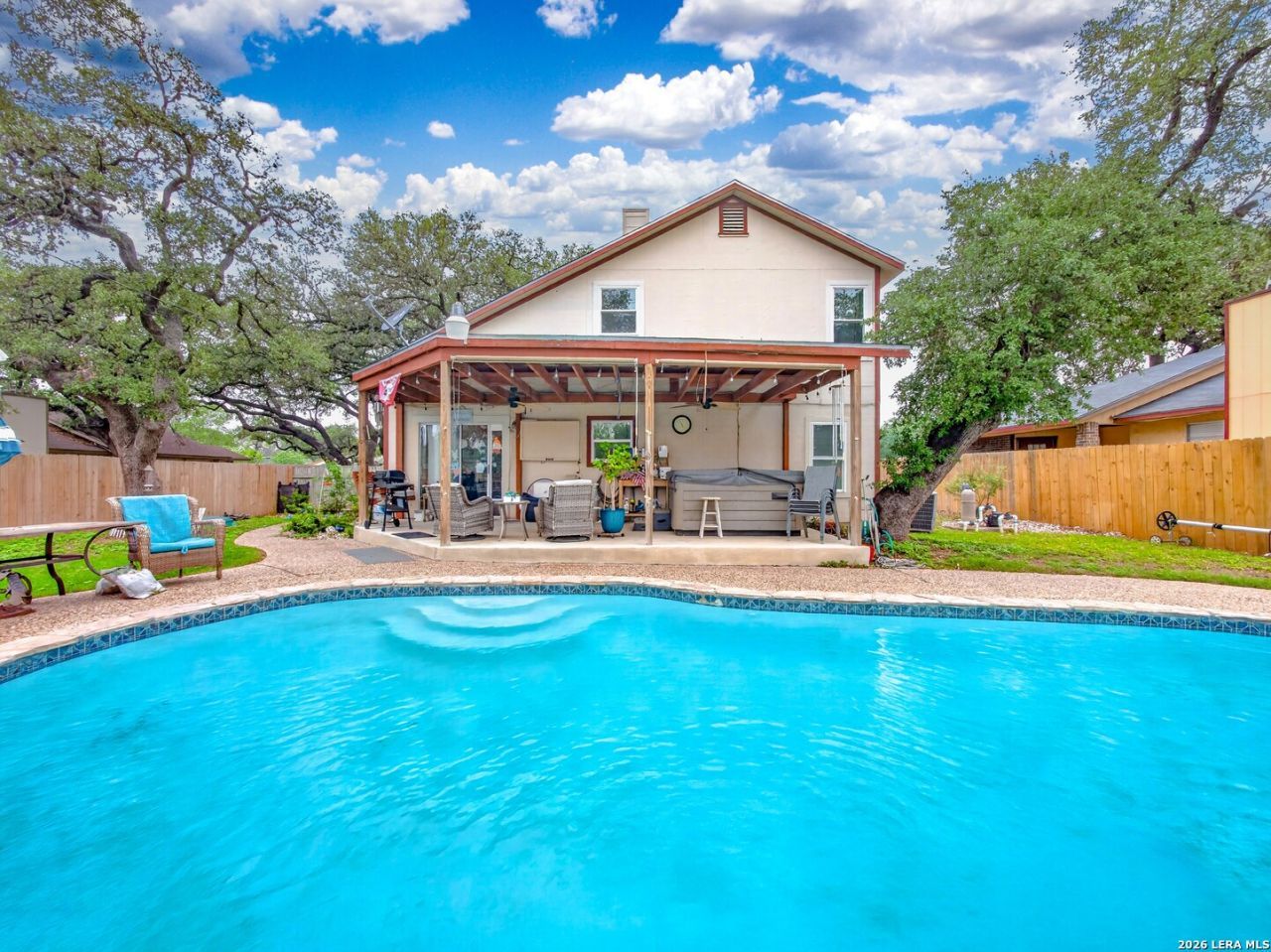 8006 Echo Wind St, San Antonio, TX 78250 Main Photo