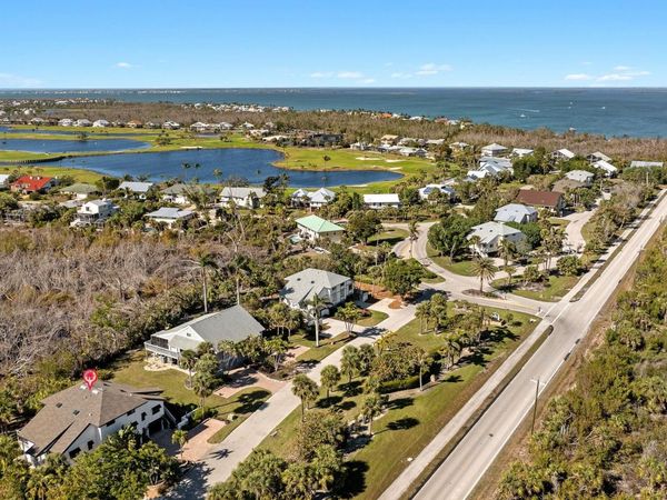 974 Greenwood Ct S, Sanibel, FL 33957