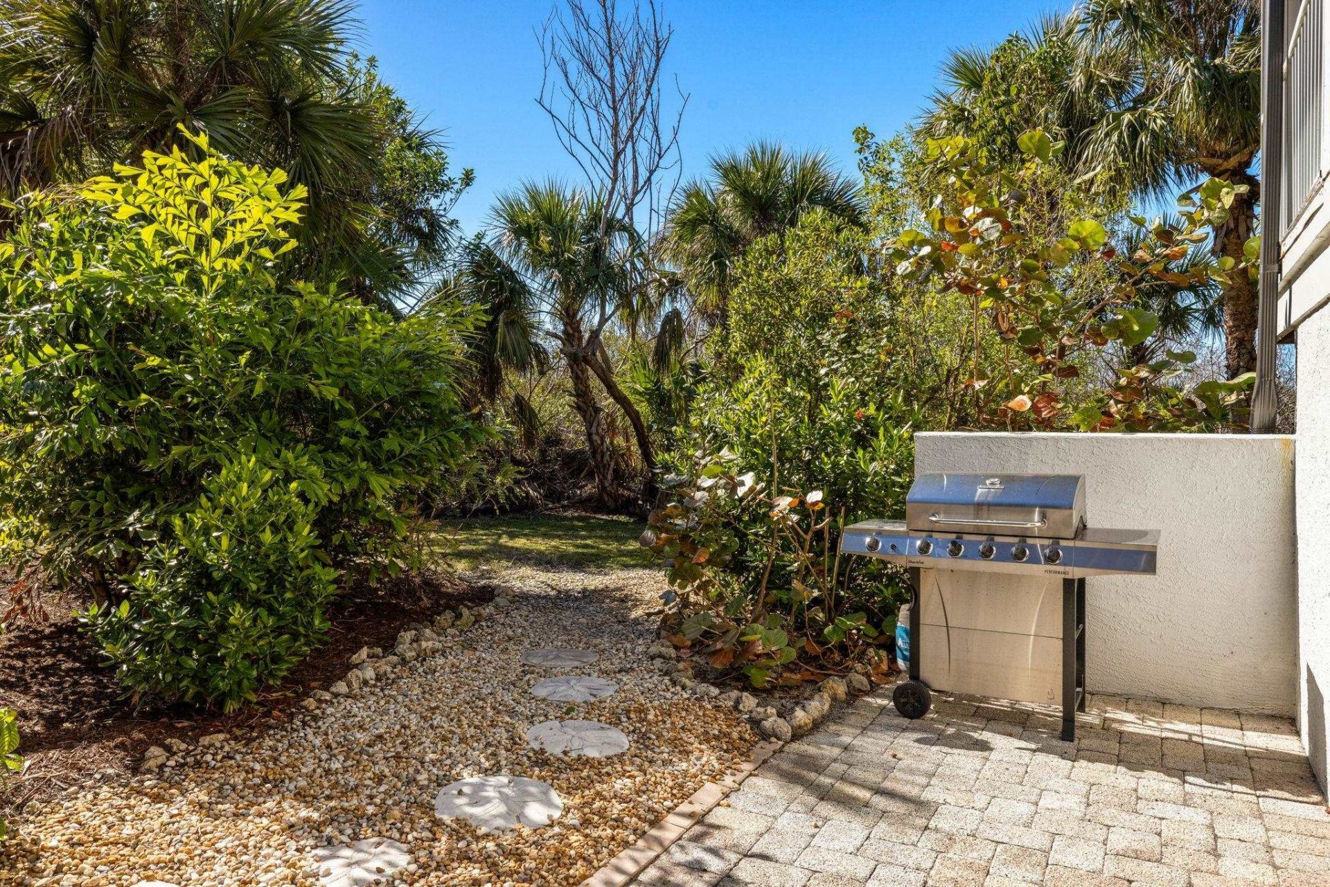 974 Greenwood Ct S, Sanibel, FL 33957 Photo