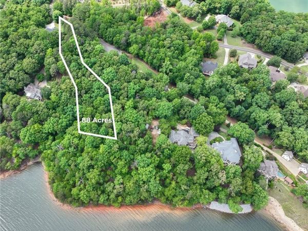 206 Lake Pointe Drive, Gainesville, GA 30506