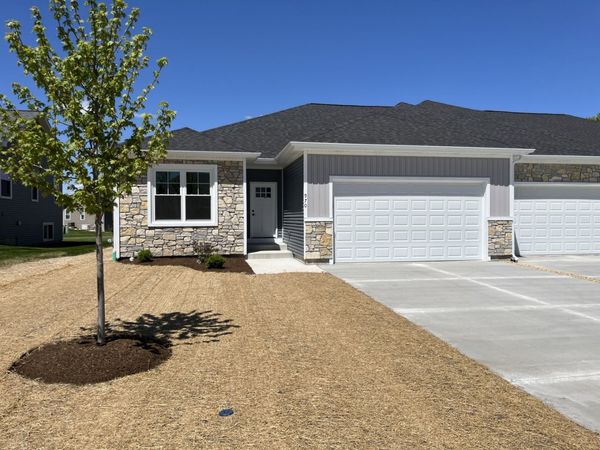 970 MEADOW Lane , Marengo, IL 60152