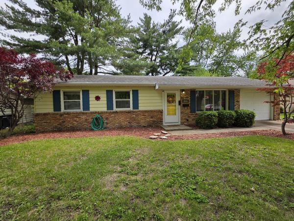 2111 Lantern Hill Drive , Urbana, IL 61802