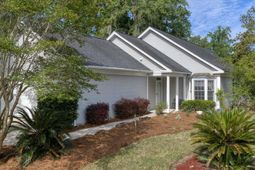 2461 Shadowcreek Court photo 4