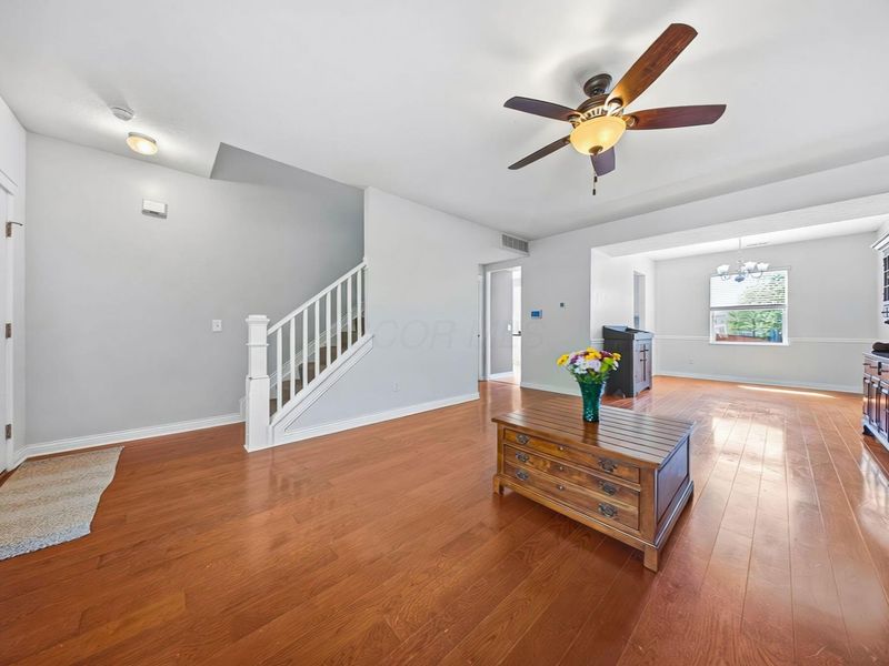1287 Hickory Valley Drive , Blacklick, OH 43004 Photo 4