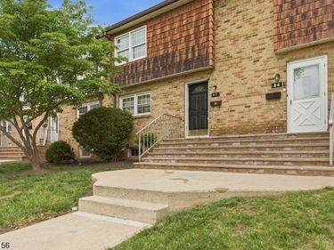 8 Cardinal Ln, Hillsborough, NJ 08844