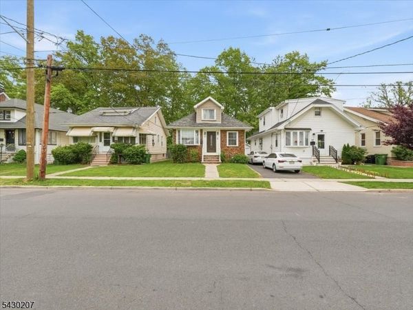 615 Spruce St, Roselle, NJ 07203