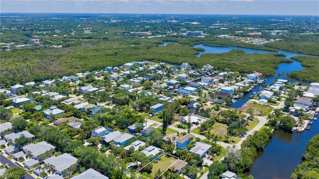 718 Pan Am Ave, Naples, FL 34110 Photo