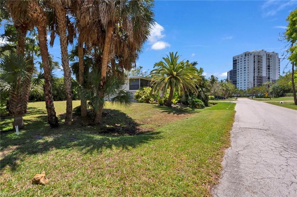 718 Pan Am Ave, Naples, FL 34110 Photo