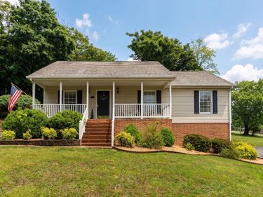 334 SHARON LN, STAUNTON, VA 24401