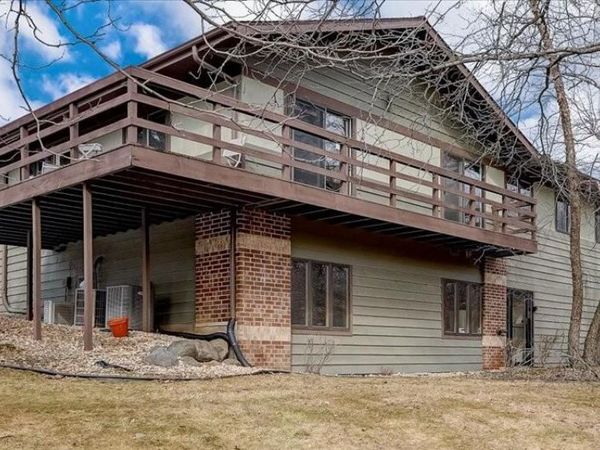 2987 Yarmouth Greenway Dr, Fitchburg, WI 53711