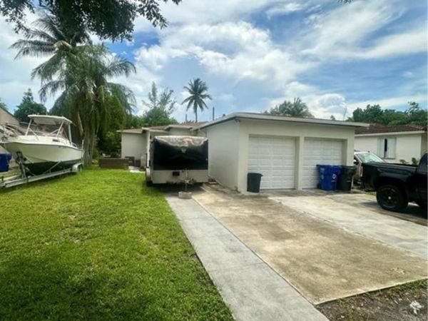 2520 Fillmore Street, Hollywood, FL 33020