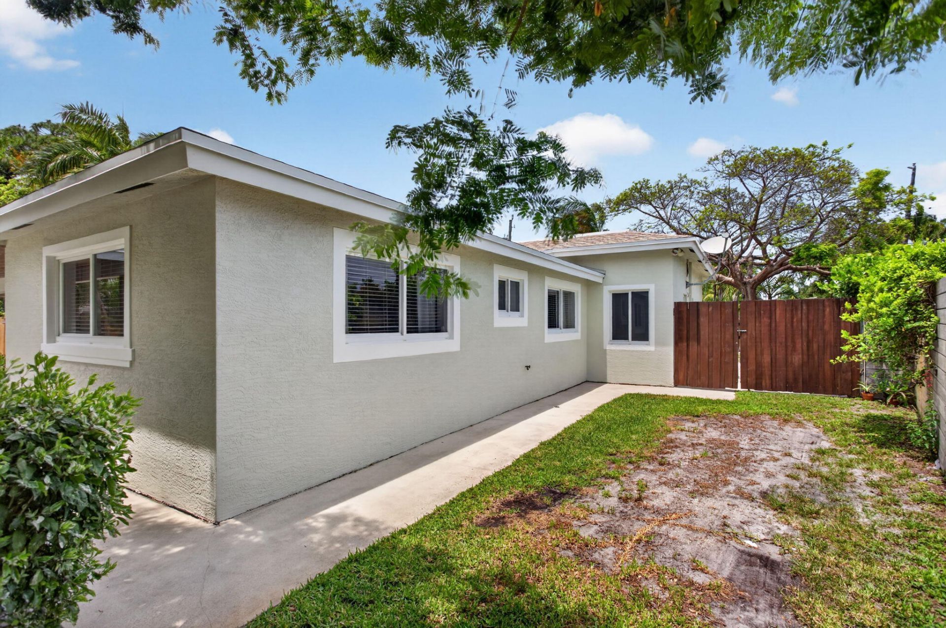 451 NE 48th Court, Oakland Park, FL 33334 Photo