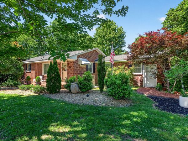 308 W Church St, Smithville, TN 37166