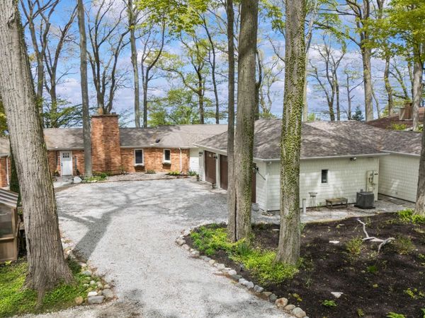 5646 M 63 N, Coloma, MI 49038