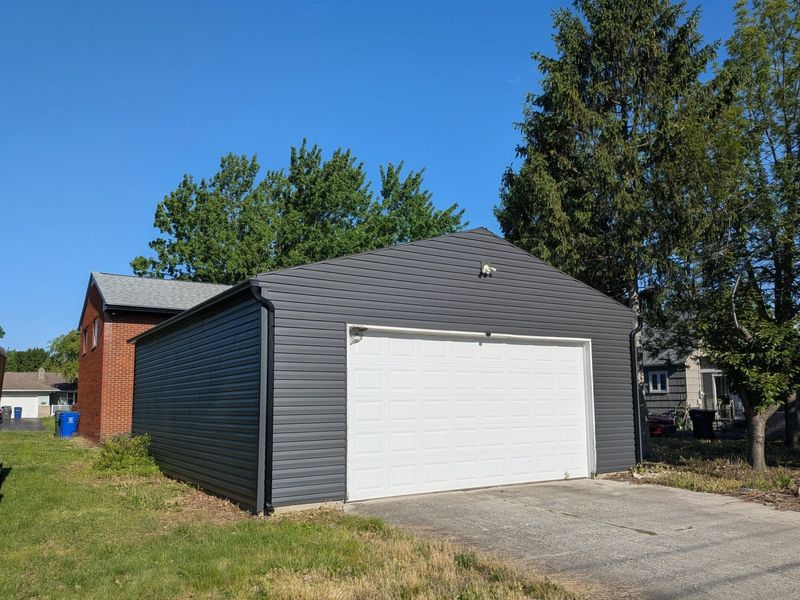 650 Salisbury Road , Columbus, OH 43204 Photo 17