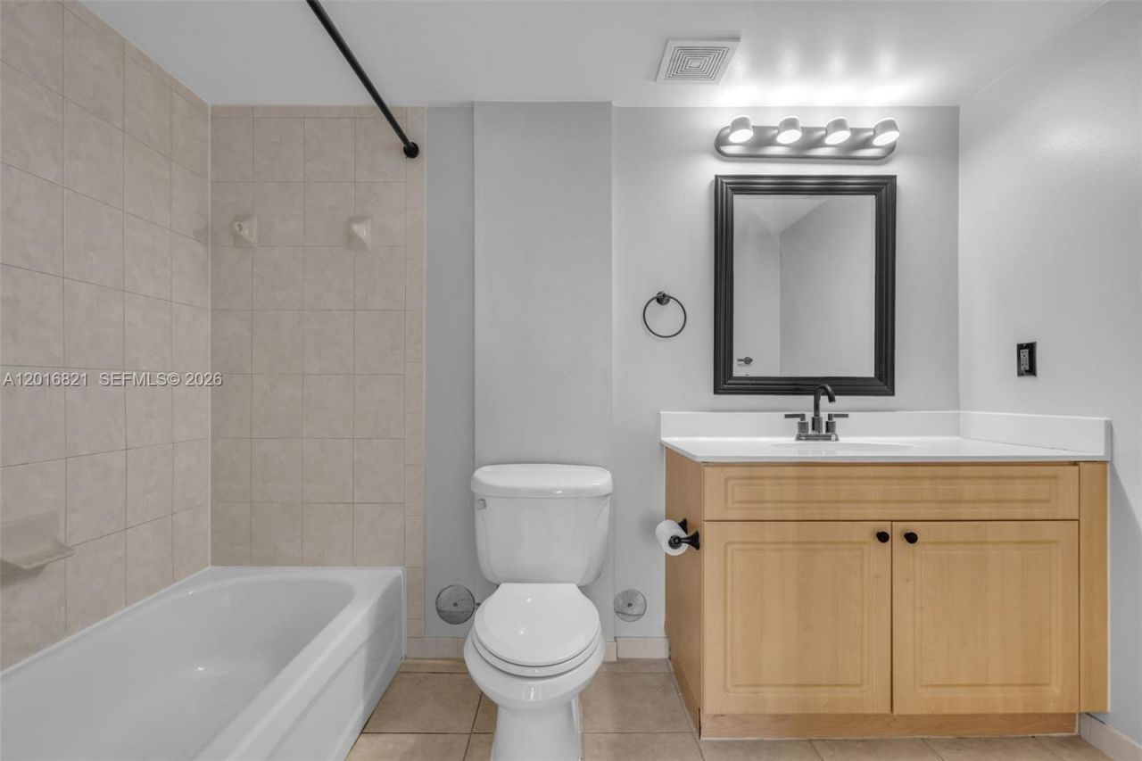 102 SW 6th Ave , Unit 201, Miami, FL 33130 Photo