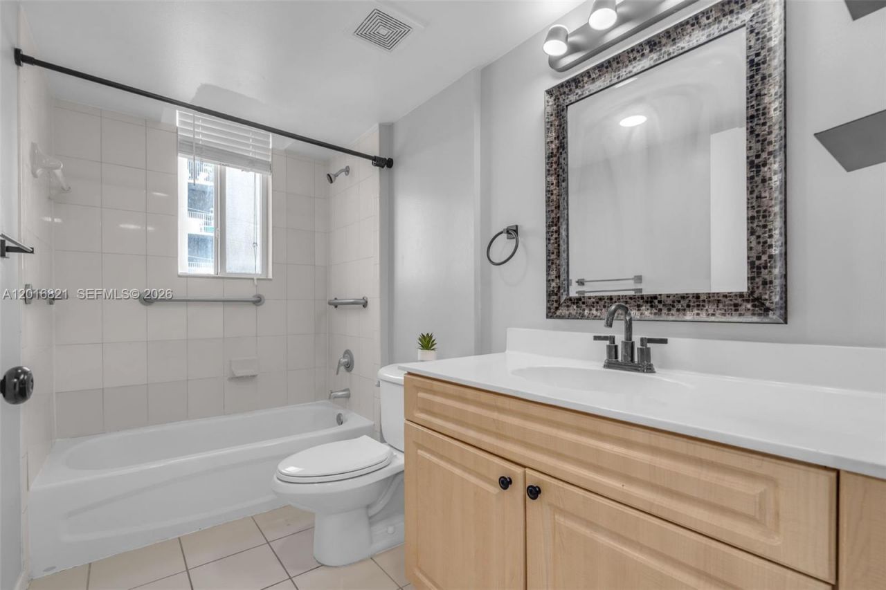 102 SW 6th Ave , Unit 201, Miami, FL 33130 Photo