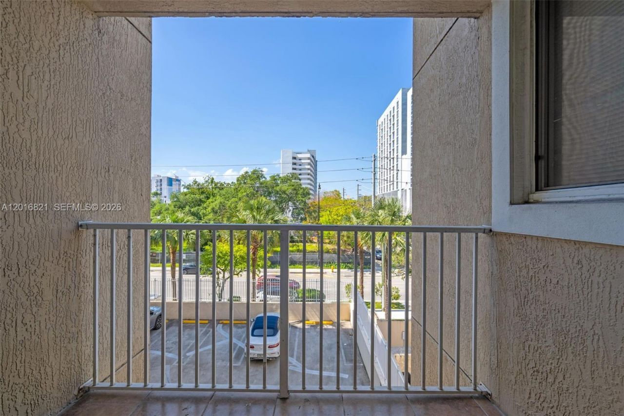 102 SW 6th Ave , Unit 201, Miami, FL 33130 Photo